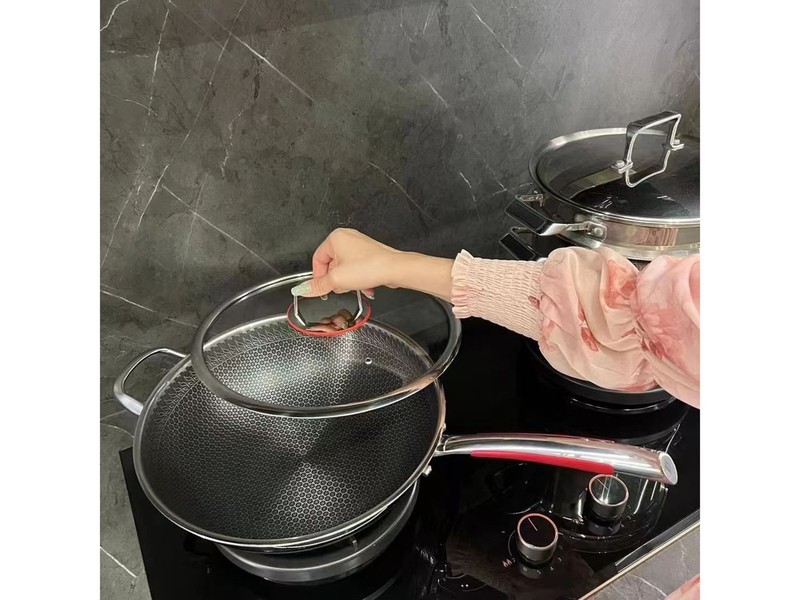 ZWILLING 孖人牌蜂窩型不銹鋼炒鍋連蓋32CM | 閃購價$399 | 鄰住買